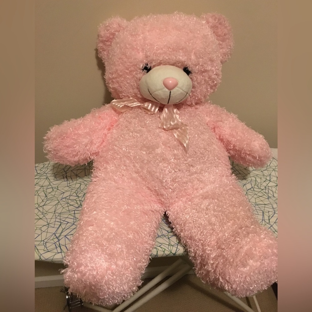 Ainu Play light pink teddy bear with curly hair